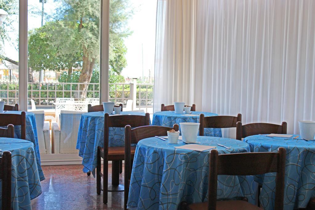 Hotel Touring Misano Adriatico Exterior photo